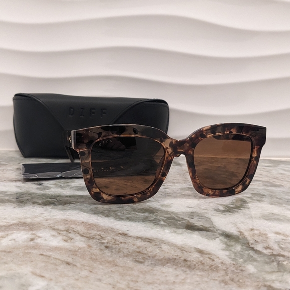 NWOT Diff Krista Horton - The Kamp Himalayan Tortoise Oversized Sunglasses - Picture 2 of 8